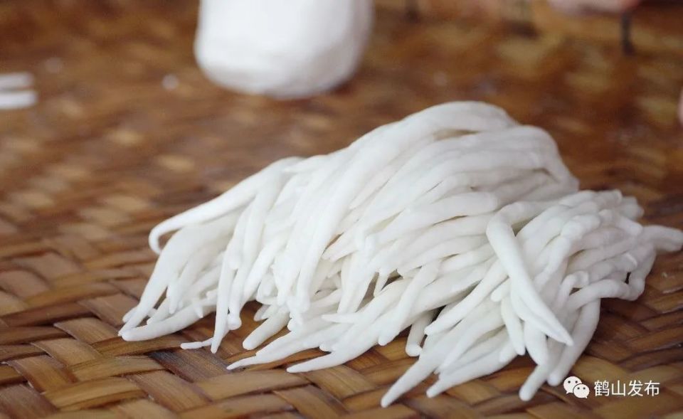 鹤山美食故事侨乡鹤味之雅瑶黄洞米点