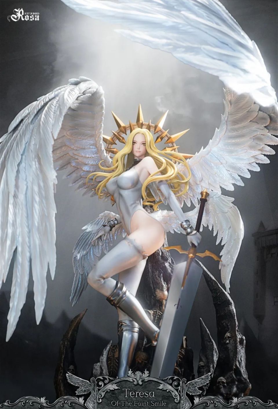 觉醒之后的造型同时因为这款迪妮莎还原的是漫画中动作造型刻画得相当