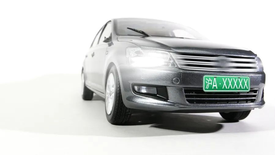 网传明年中旬上海绿牌蓝牌要合并?市经信委回应_腾讯新闻