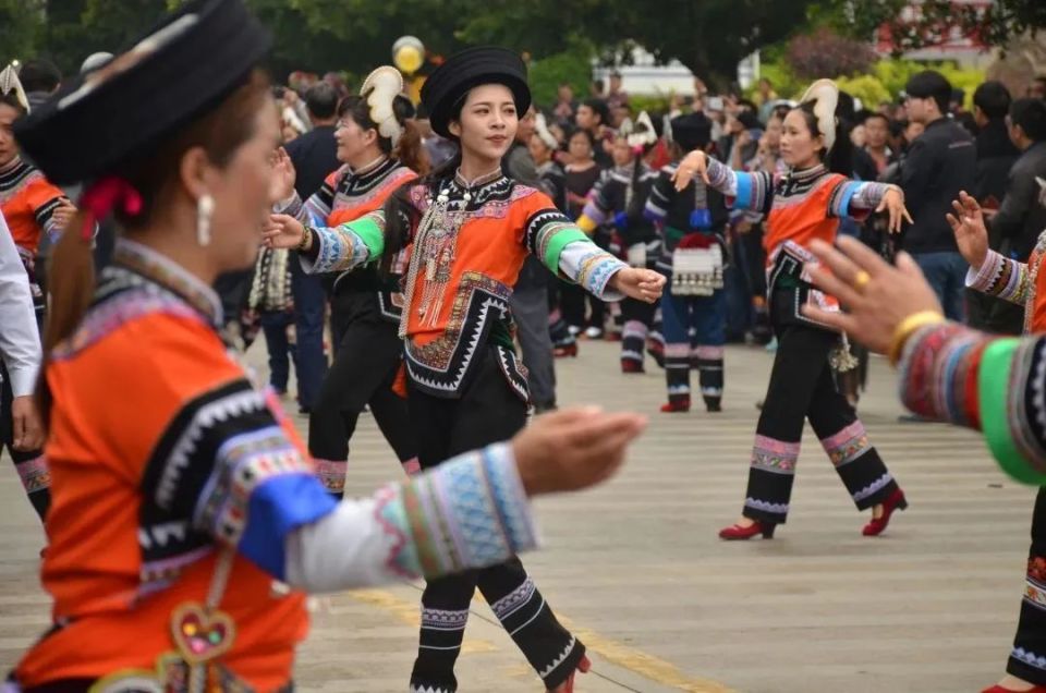 近期红河县将有一场万人乐作舞会邀你不见不散
