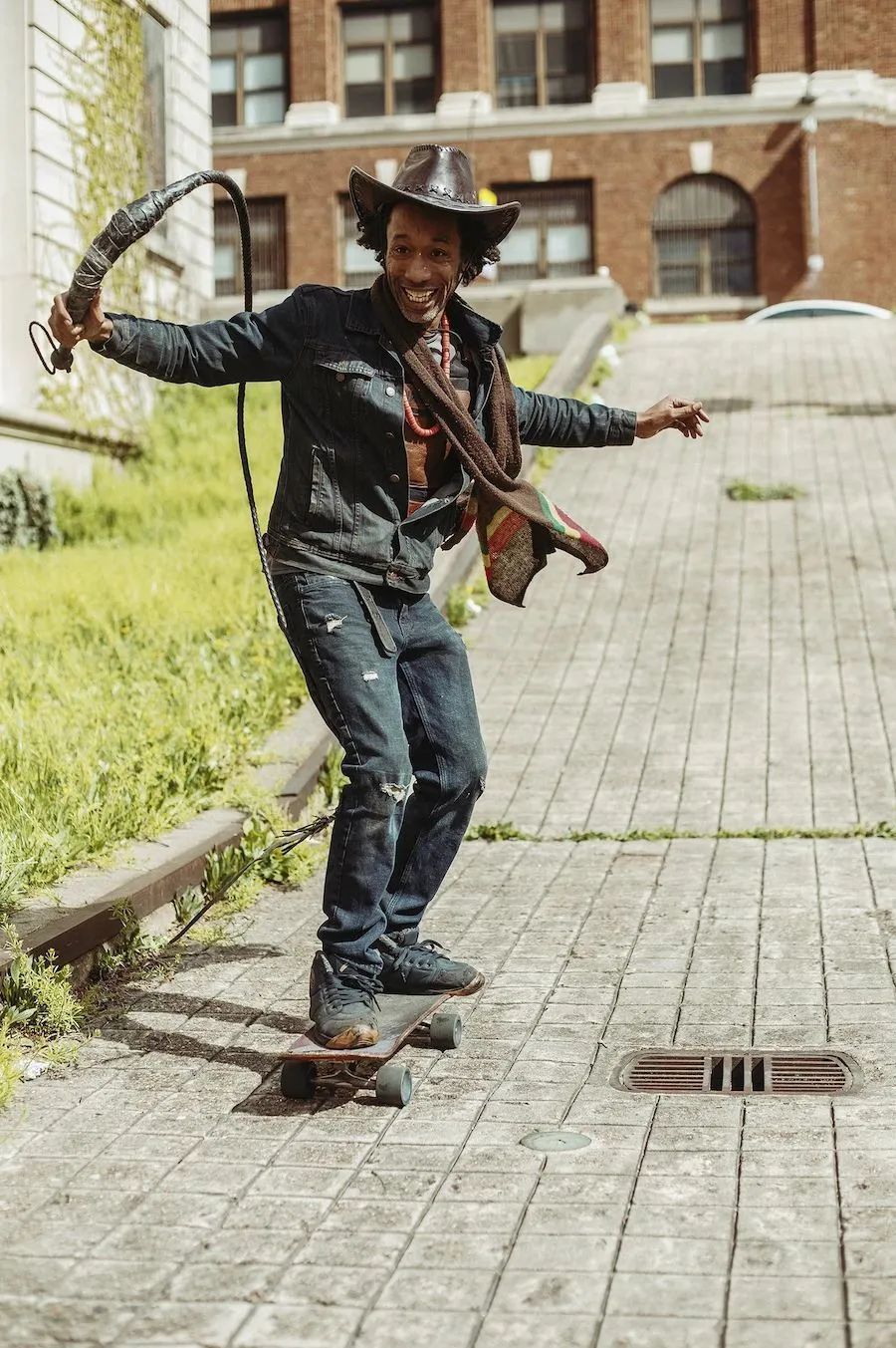 【板圈人物】rick ross:拿着鞭子滑板的"牛仔滑手"_腾讯新闻