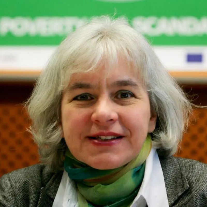 贝尔伯克:从农村姑娘到外交部长的蜕变,她真的 "反华" 吗?_腾讯新闻