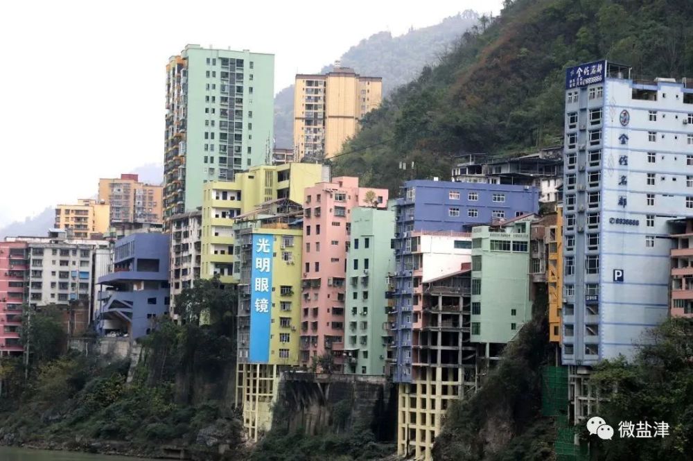 此次盐津县老县城美丽县城(网红县城)打造,共改造建筑房屋480栋,覆盖