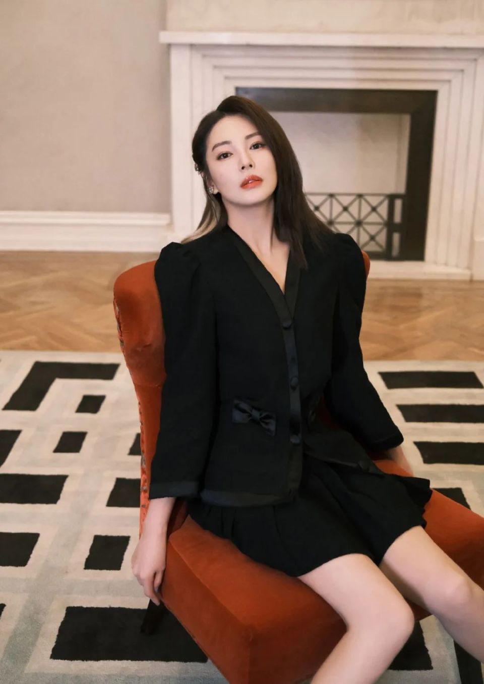 听说穿黑色的张雨绮,气场全开?