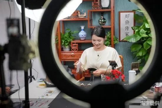 中觸媒(688267.SH)：以集中競(jìng)價(jià)首次回購(gòu)1萬(wàn)股薄荷閱讀太貴了2023已更新(嗶哩嗶哩/今日)企業(yè)新聞稿件怎么寫
