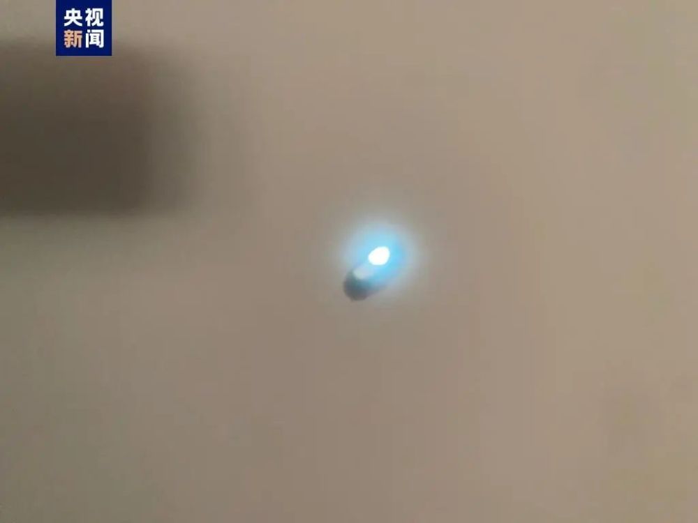 苏丹爆发武装冲突：央视报道员驻地大楼受损严重，中企关灯躲避袭击什么情况 具体什么意思