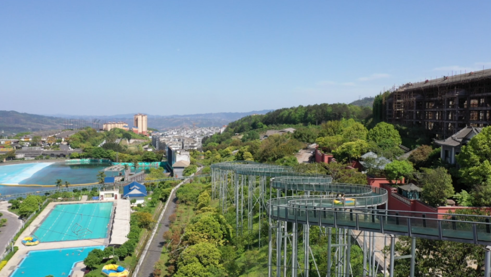 记者带你体验水富西部大峡谷温泉