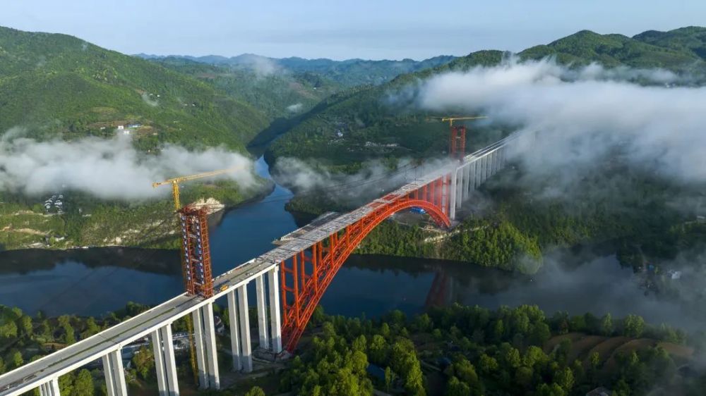航拍带你俯瞰德余高速乌江特大桥_腾讯新闻