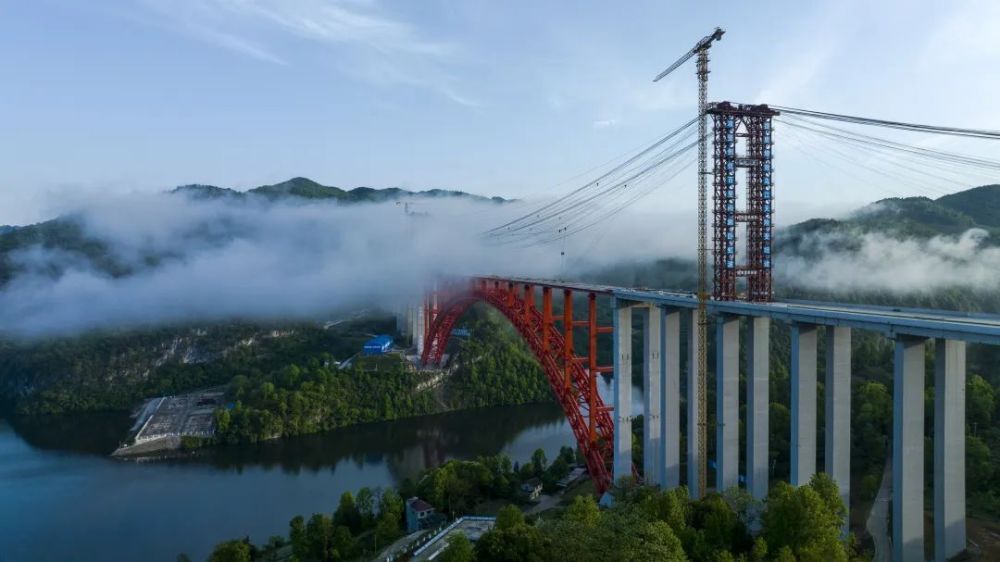 航拍带你俯瞰德余高速乌江特大桥_腾讯新闻