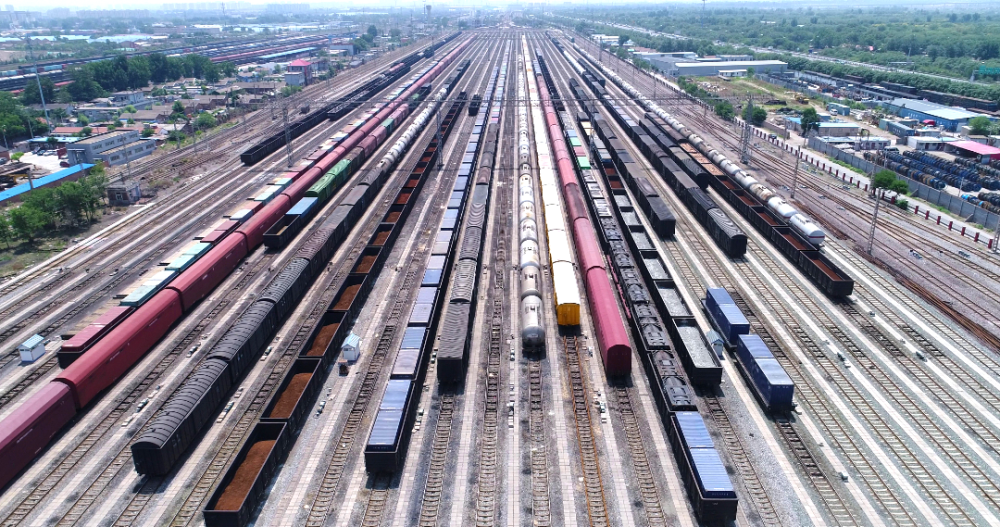 4月18日,19日两天,北京局集团公司安排总计300分钟的超大垂直天窗点