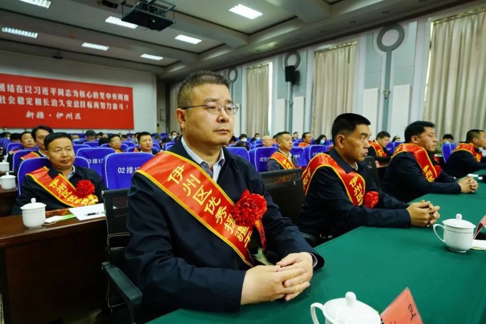 伊州区召开第十批援疆干部人才表彰大会暨座谈会_腾讯新闻
