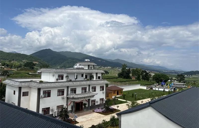 (文井镇梁氏蓝莓庄园)举行将在景东县文井镇者吉田园综合体暨景东无量