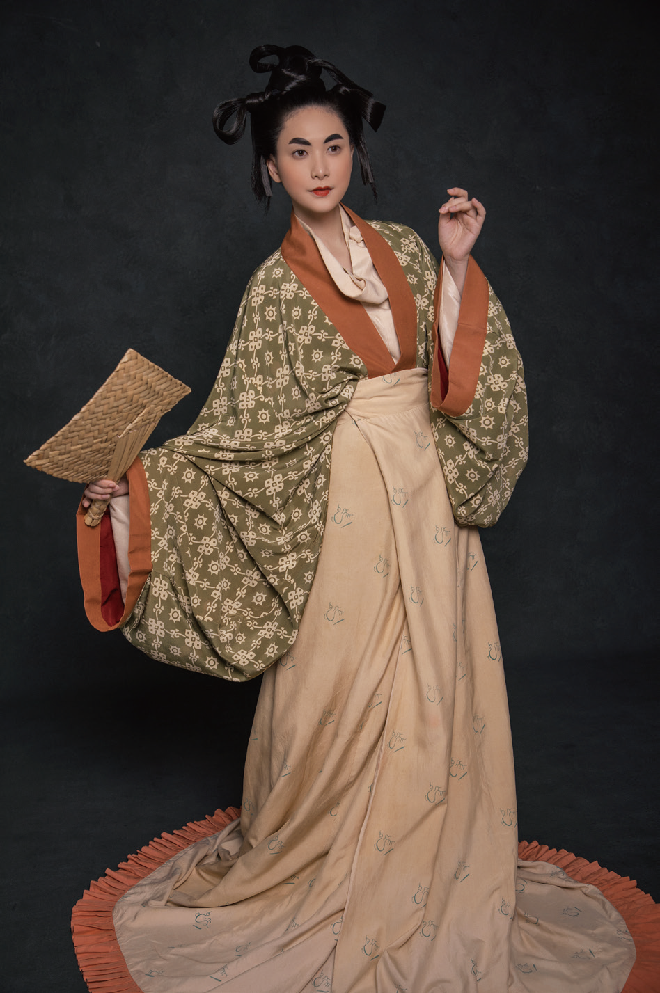 当窗理云鬓东汉魏晋时期的女性发髻