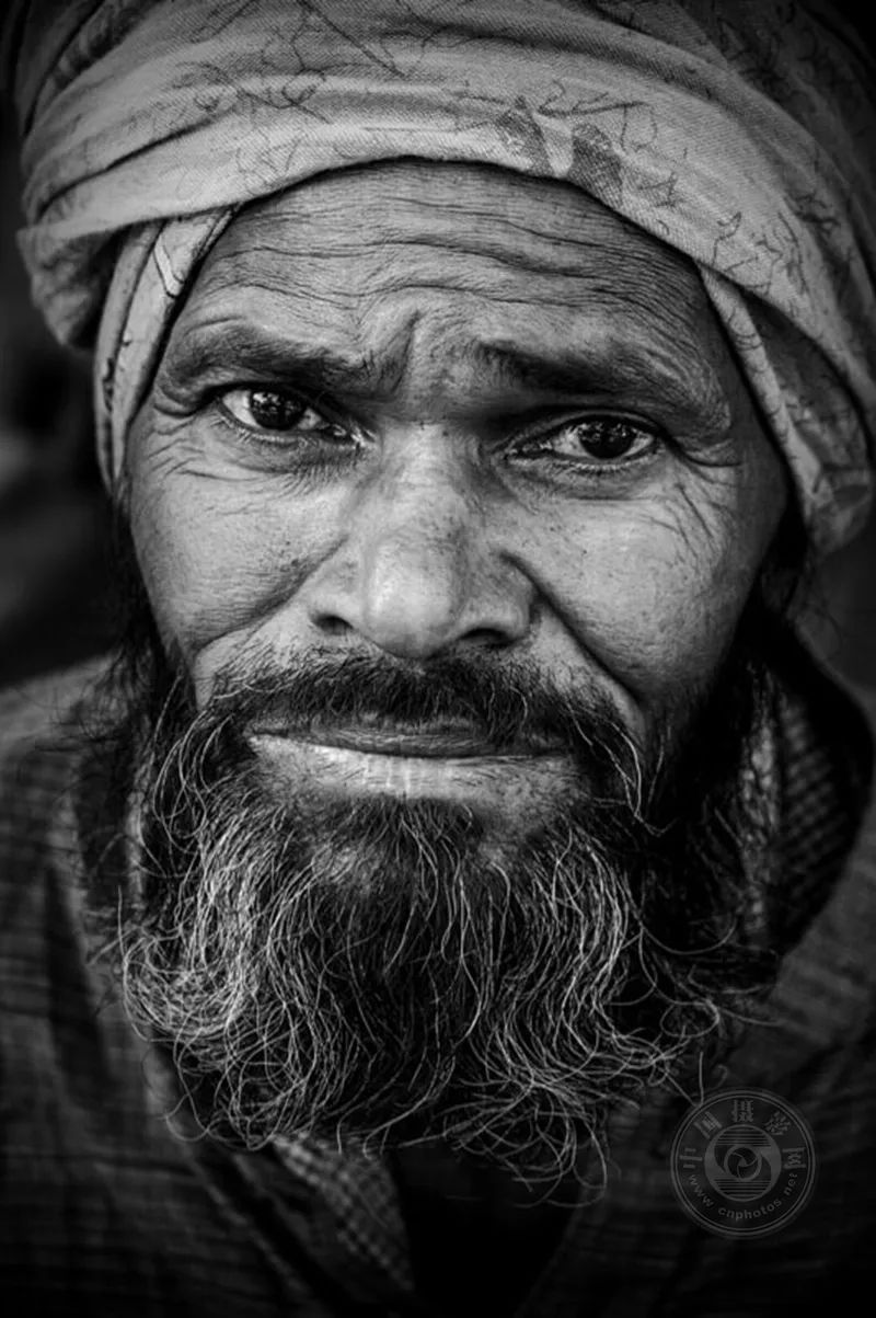 触及灵魂之美,感受黑白肖像的魅力!