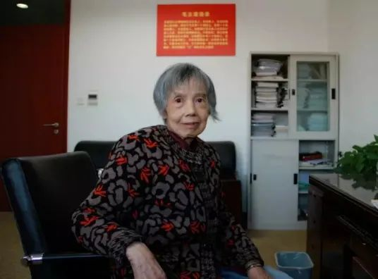 “中国龙芯之母”黄令仪去世，65岁出山研发“龙芯”芯片