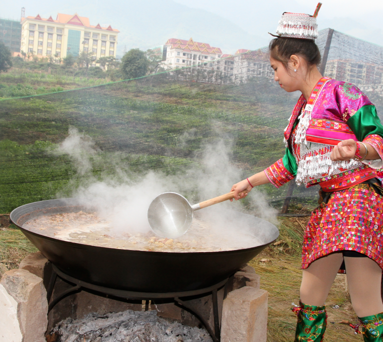 花腰傣小卜少约你"五一"逛戛洒_腾讯新闻