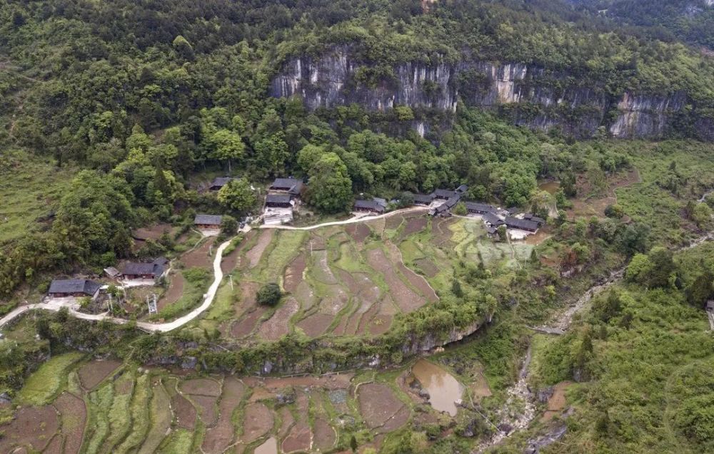 度假目的地建设项目在凯里市炉山镇洛棉村隆重举行开工仪式