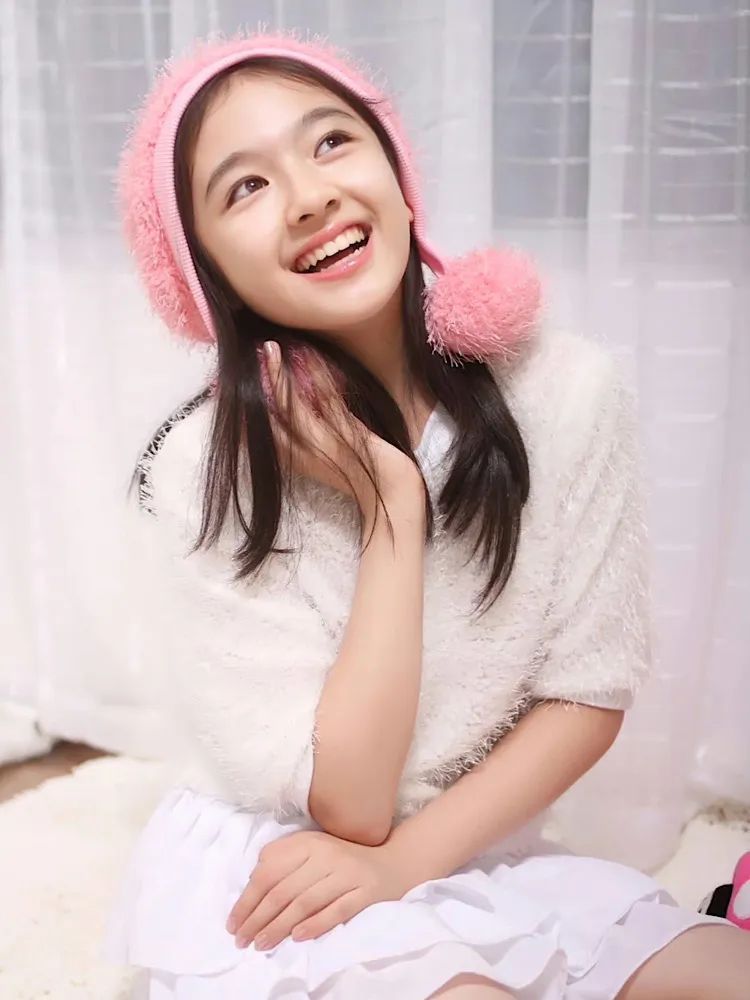 等比例长大的童星李兰迪算一个