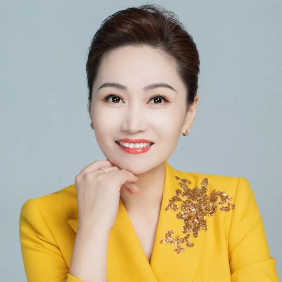 海博夜读丨记得我还写了一首诗,叫做《玫瑰的荫下》