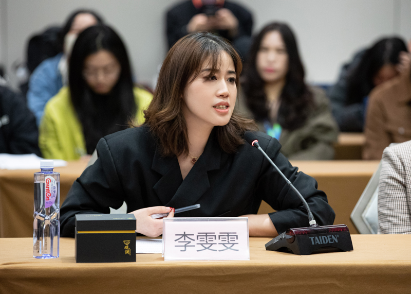 李雯雯亭东影业副总裁,资深制片人李雯雯期待在讨论女性电影时,将高