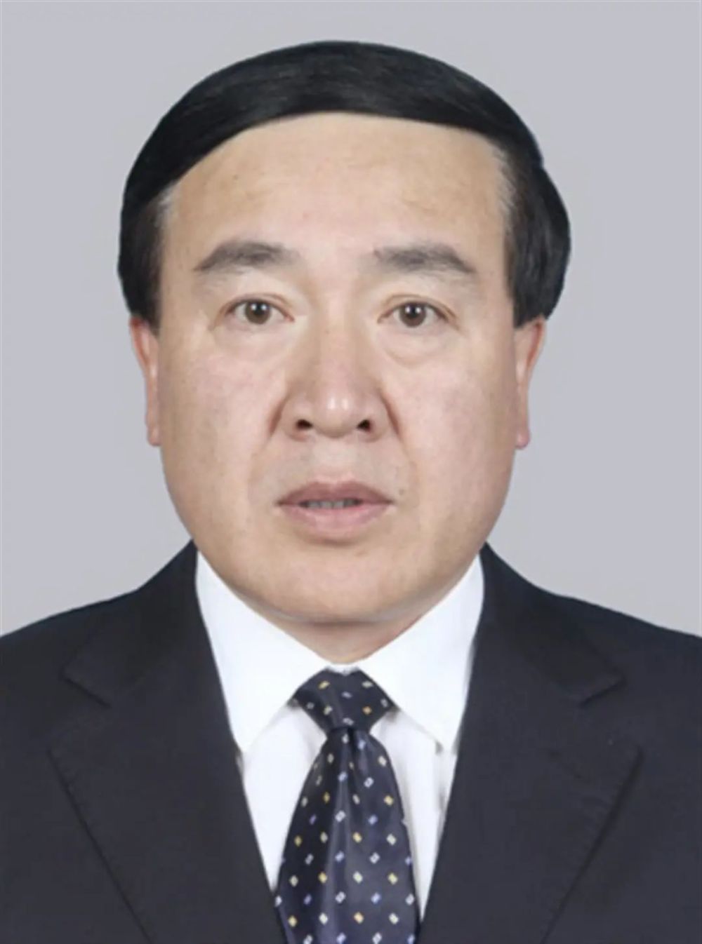 次日,师存武因醉酒缺席省有关会议,一名干部在学员宿舍被发现死亡.