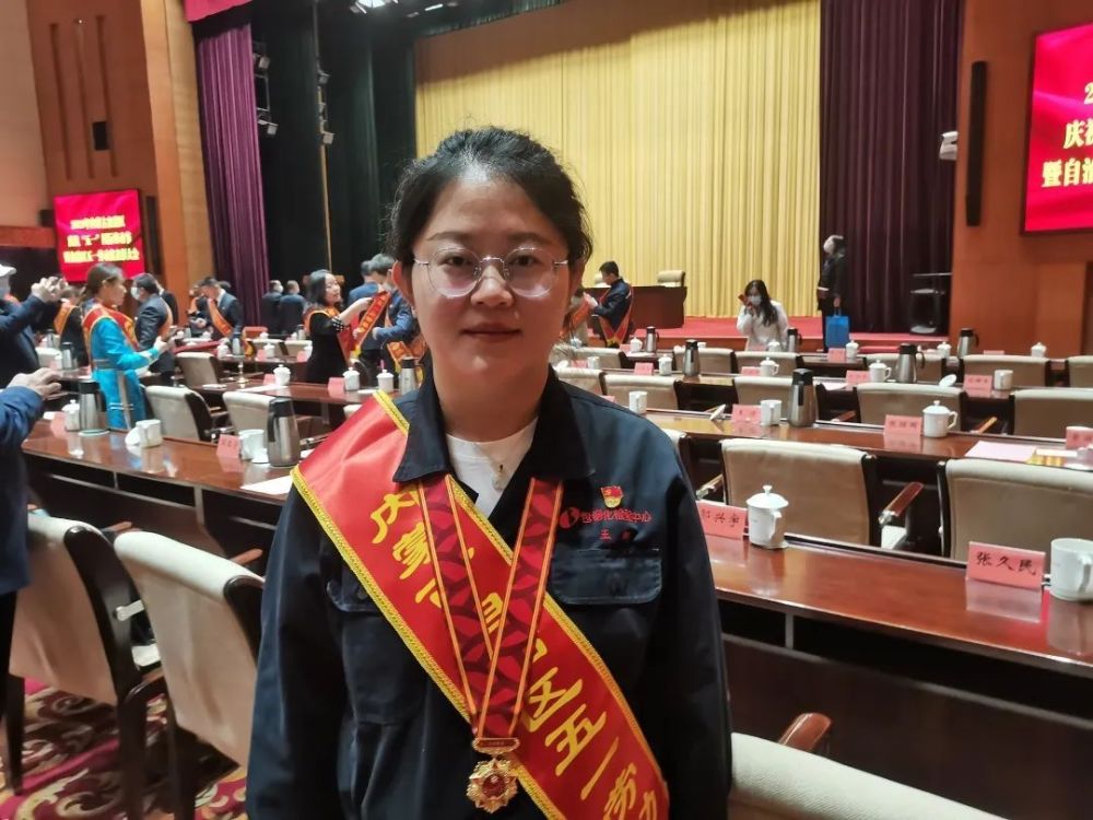 弘扬劳模精神 做时代的领跑者_腾讯新闻