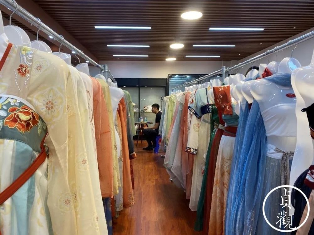 每个来西安的女孩都能当24小时汉服小姐姐