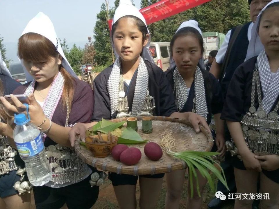 "仰阿娜"(姑娘节)是红河县奕车人一年中最重要的节日之一,也是奕车