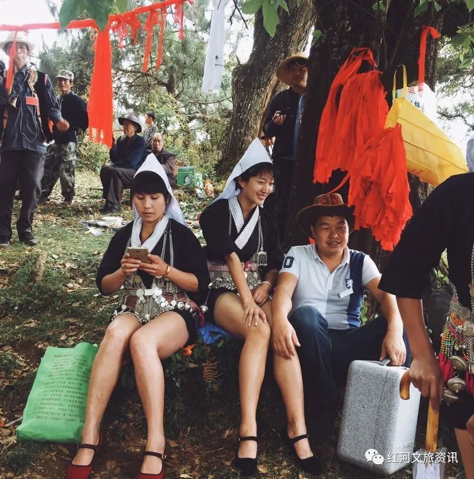 说到一年一度的哈尼奕车"仰阿娜"(姑娘节),小编想想都有些激动,忍不住