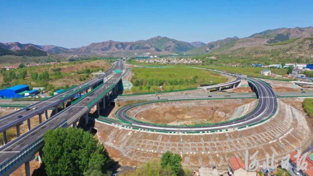 京秦高速公路迁西互通区建成通车_腾讯新闻