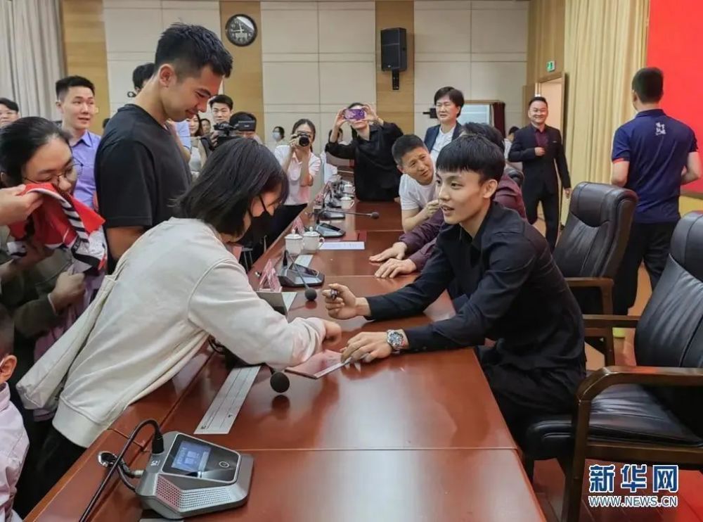 惠州首位cba球员徐杰为家乡博罗代言