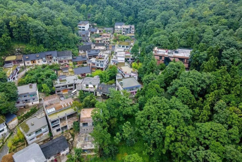 "文艺小村庄"安顺市经济技术开发区幺铺镇牛蹄村:位于幺铺镇东南面,为