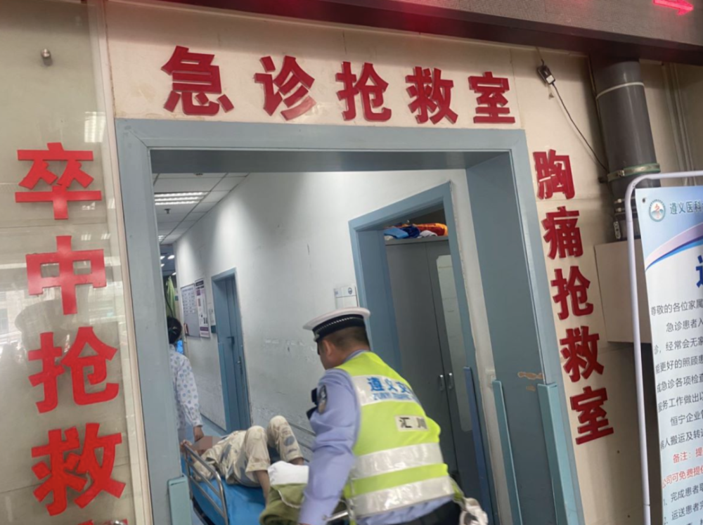 正逢五一！仅用6分钟！孕妇临产出血情况紧急，贵州交警开道护送｜五一我在岗_腾讯新闻