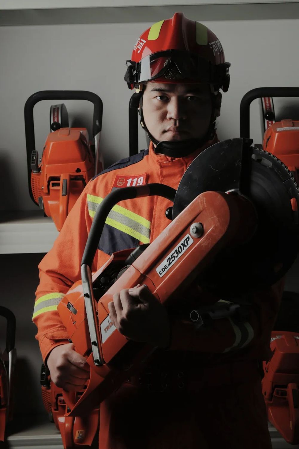 五四青年节|消防员李闯荣获河南青年五四奖章_腾讯新闻