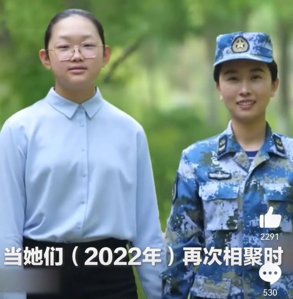 也门撤侨温暖后续：再次牵手，小女孩已经比海军姐姐高了！她的梦想是_腾讯新闻