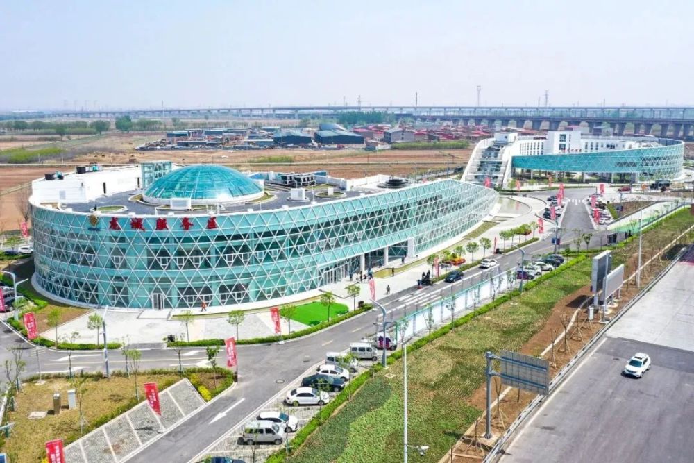 山西省首个开放式高速服务区开通运营