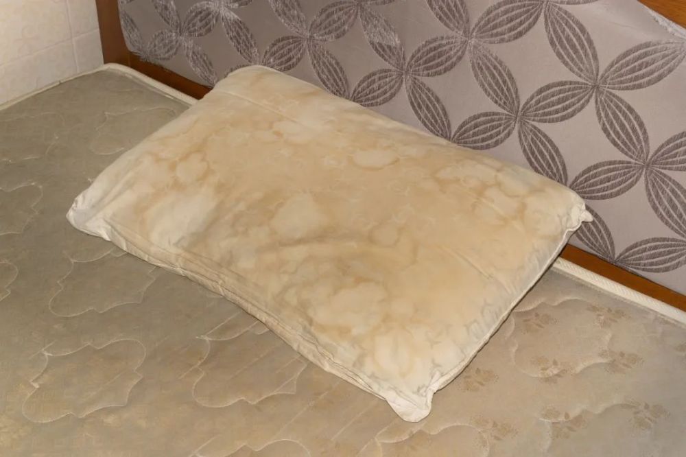 枕头为什么那么黄