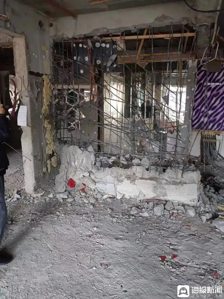 黑龙江一居民楼承重墙被砸，数百业主紧急疏散，有人提心吊胆仍守楼内今日热点-313啦实用网