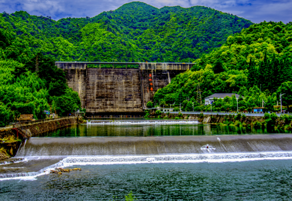 里畈水库建立了饮用水水源地一级保护区三级监控中心,视频监视系统