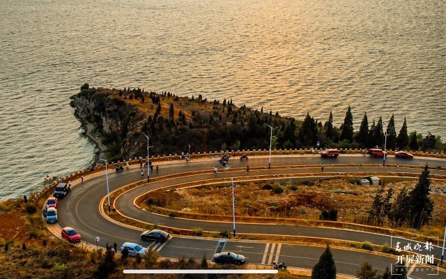 一起去抚仙湖网红"s弯"赏落日_腾讯新闻