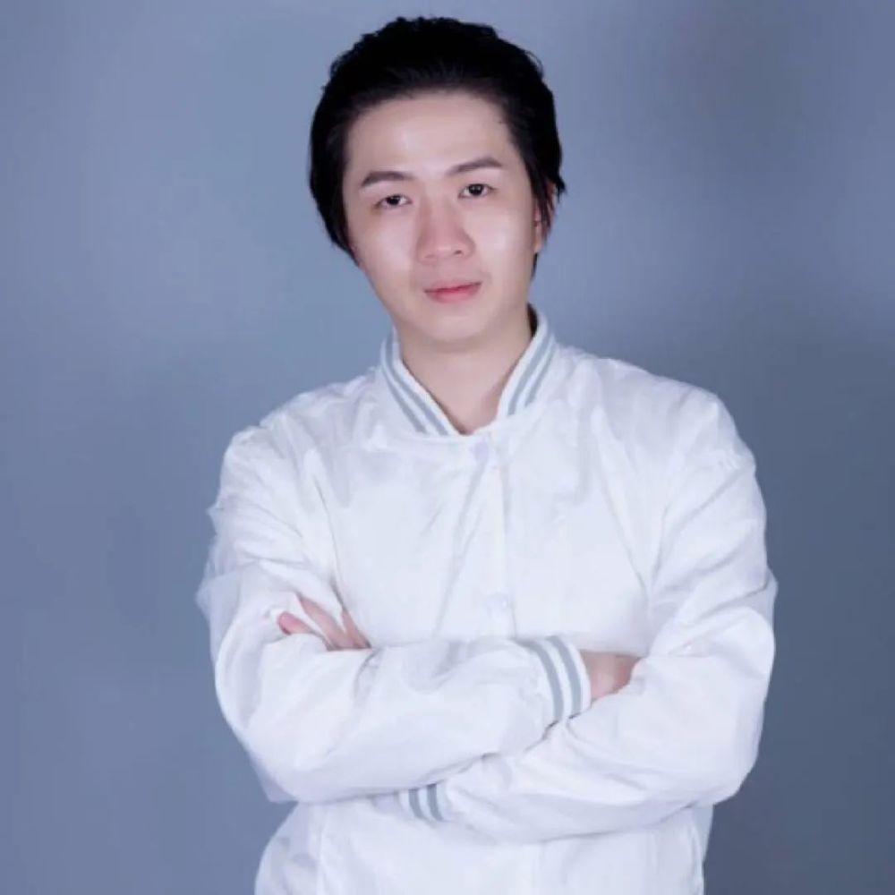 吕德华除了游戏实力非常强悍更让粉丝喜欢的是他幽默风趣的直播风格