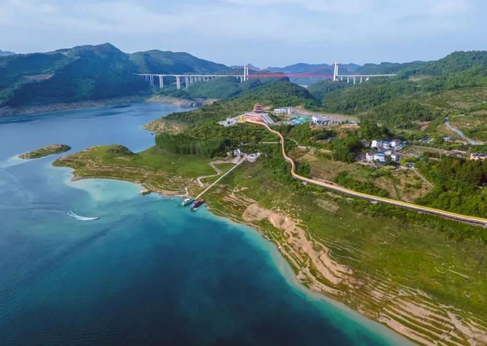 【文旅】重庆游客盛赞余庆飞龙寨:"太有网红潜力"_腾讯新闻