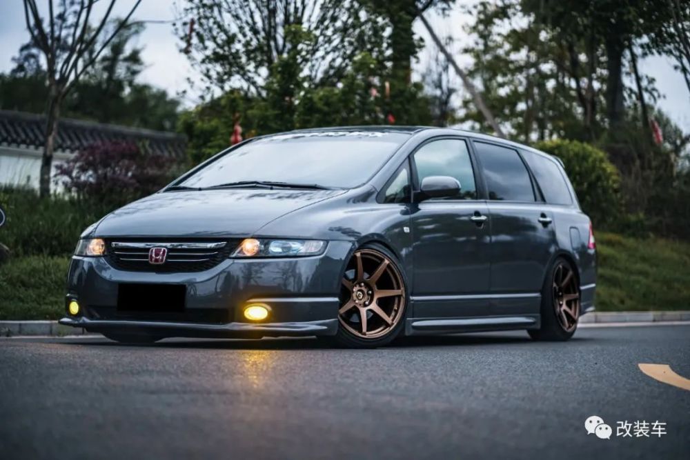 改装一辆姿态风的本田奥德赛,只为方便家人乘坐_腾讯新闻