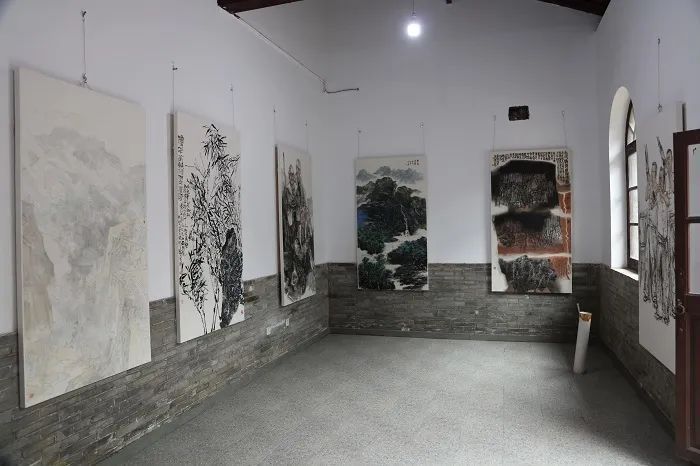 “翰墨书香•法治润心”书画作品展在太原古县城开展_腾讯新闻