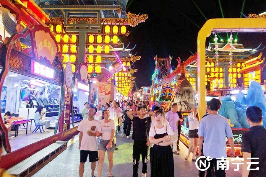 南宁：“护航”发展夜经济 聚力打造“新引擎”_腾讯新闻