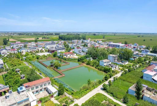 关湖村,位于宿州市埇桥区南大门永镇乡,在关湖村东部约500米处,有一个