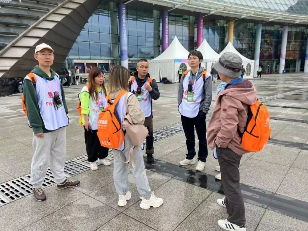 杭州这场马拉松，来了一群背着“橙盒子”的阿里技能人