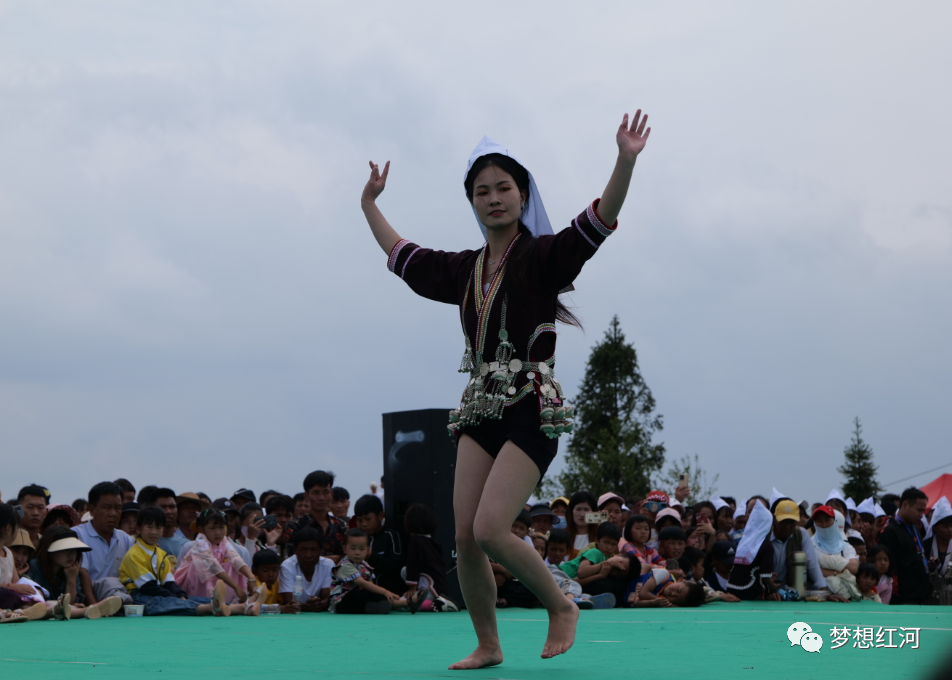 在孟子紅都山領略奕車風情