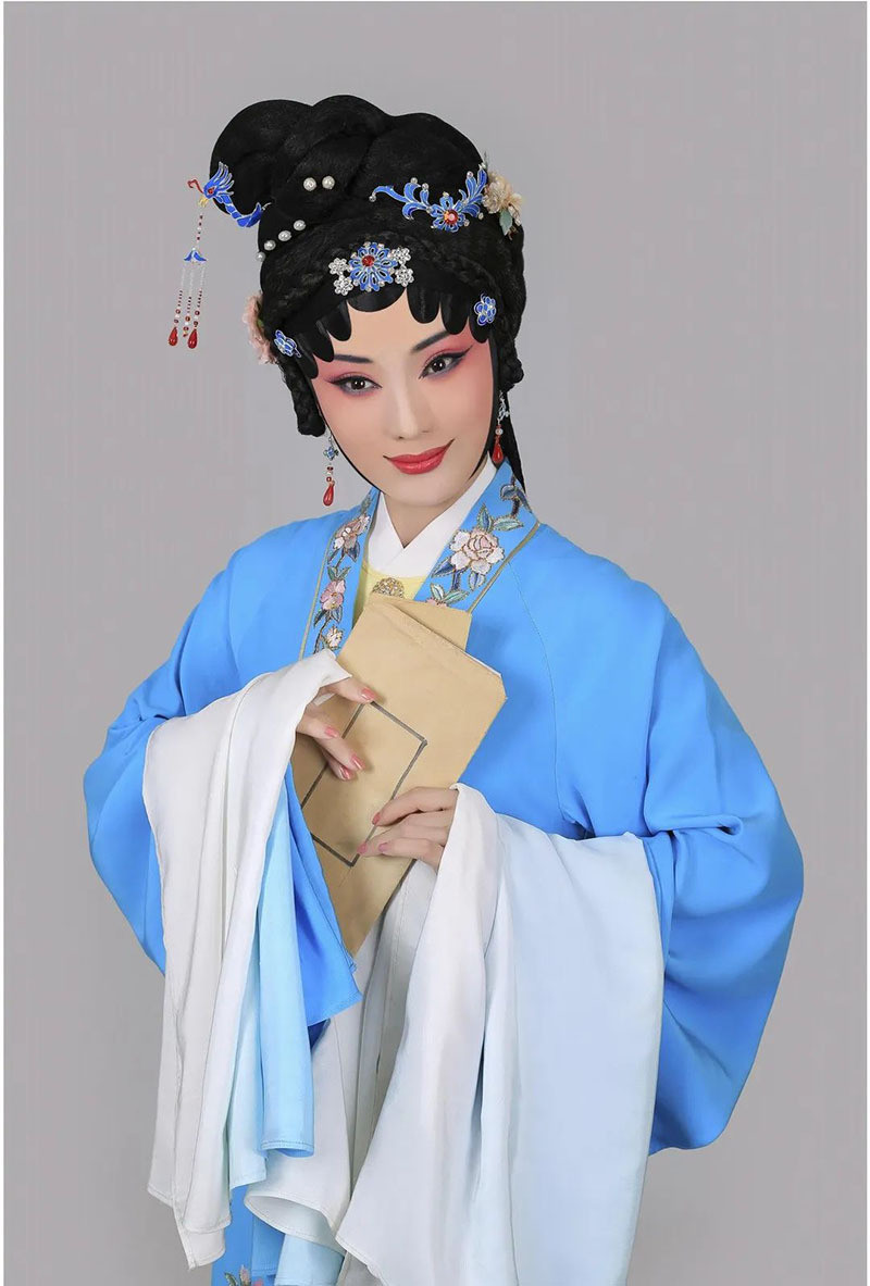 在晋剧旦角行当里,无论是青衣,还是闺门,花旦或武旦,她都能演,而且演