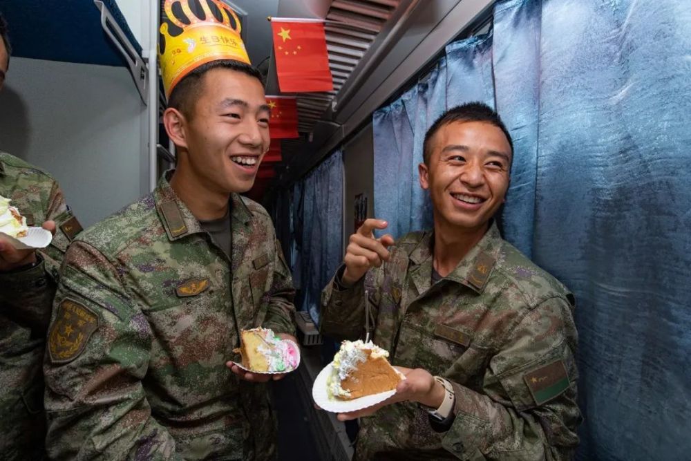 军旅难忘暖心事跨越山海的旅途即将结束有着必胜信念的战士们以建功